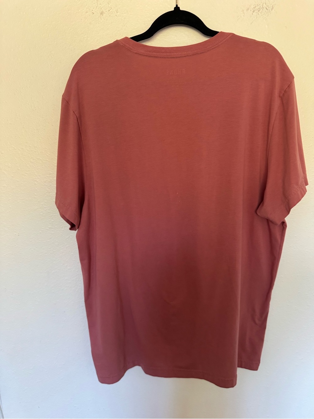 Rhone Mens Element V Neck T Shirt Organic Pima Cotton Pink Salmon XL EUC - Picture 2 of 10